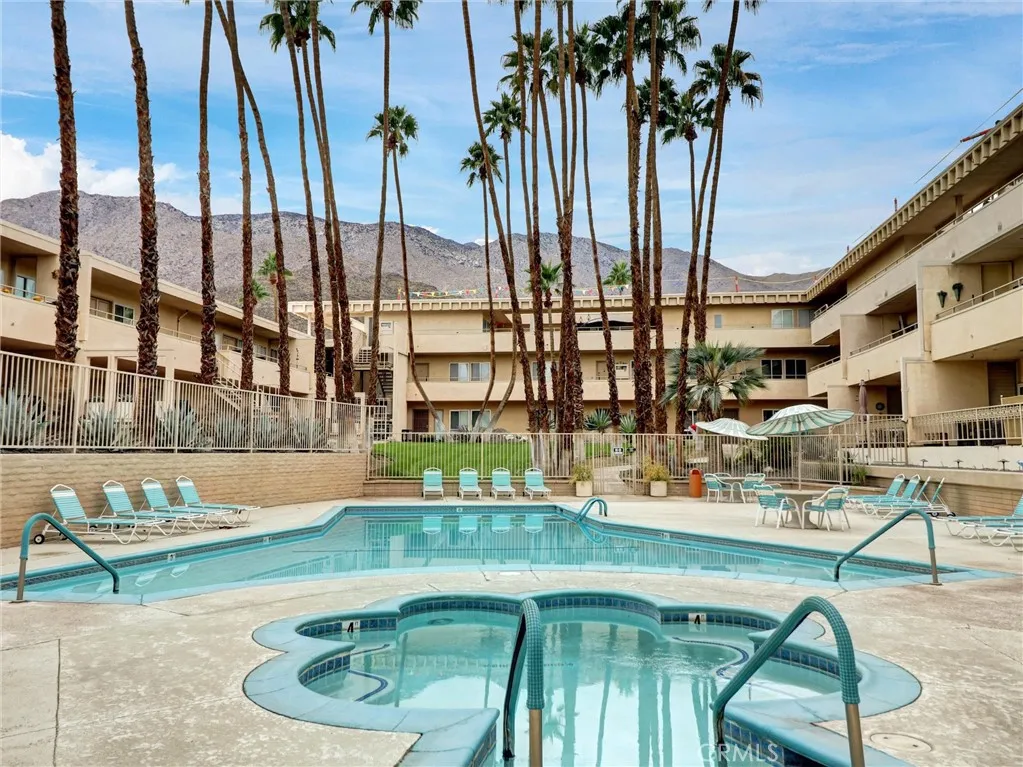 277 E Alejo Road 214, Palm Springs, California 92262 home-pic-10